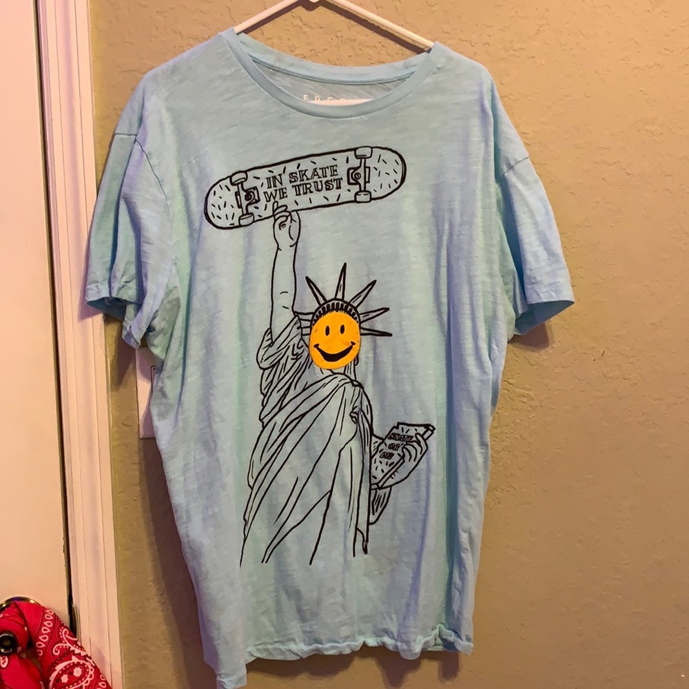 tee shirt